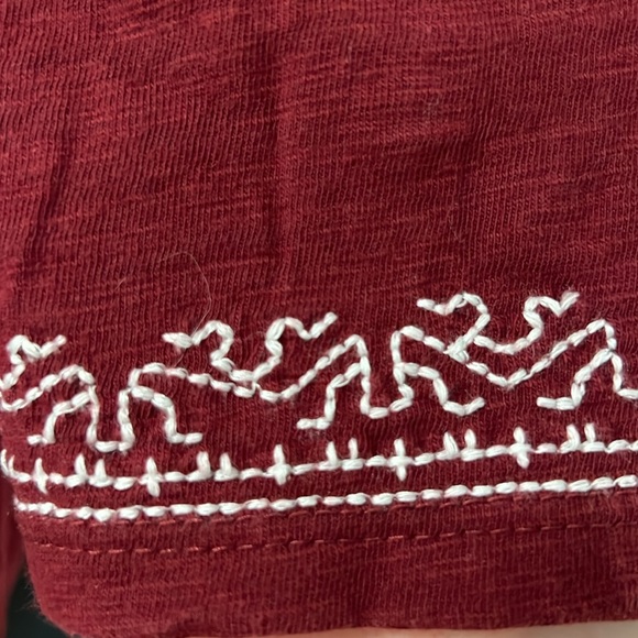 Lucky Brand top with lovely stitching - Picture 3 of 6